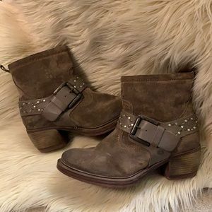 Josef Seibel zip up bootie